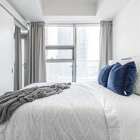 Central Condo In The Heart Of Toronto Exterior photo