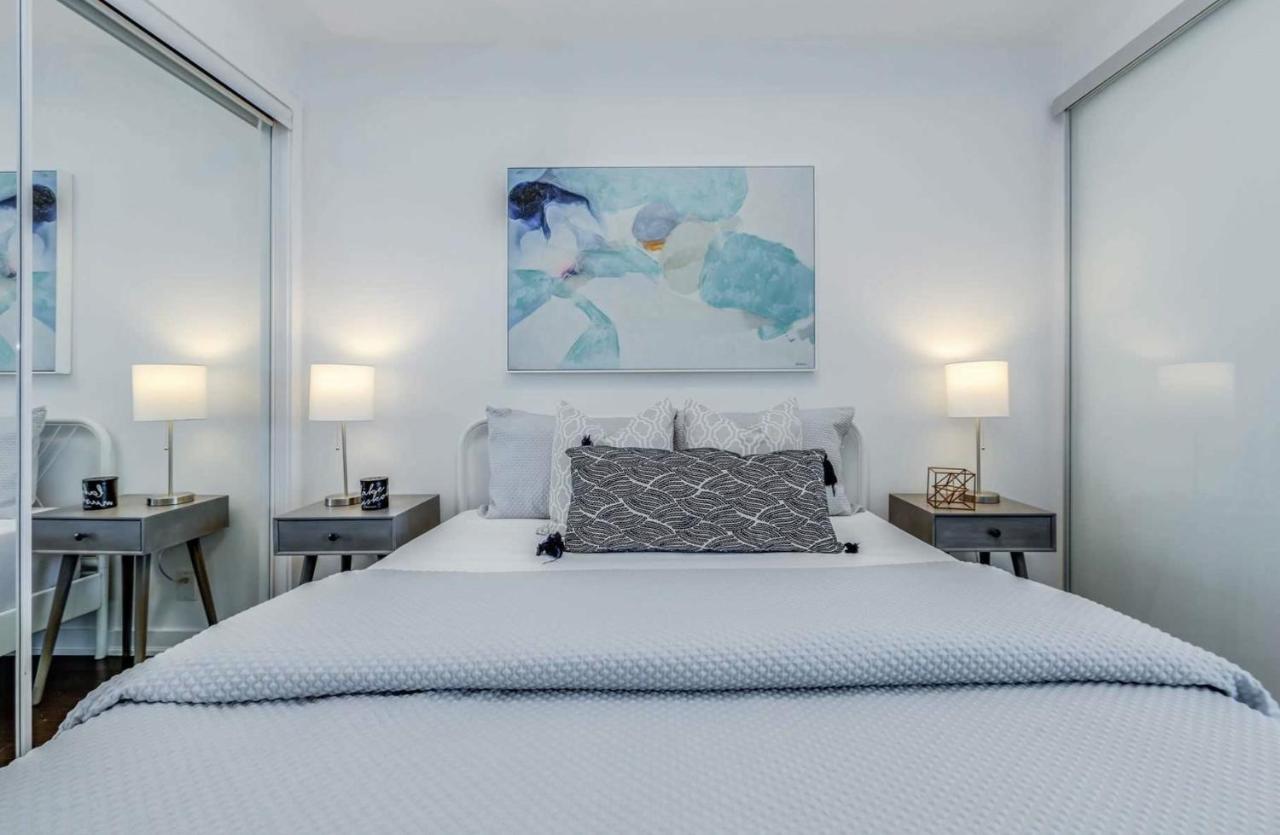 Central Condo In The Heart Of Toronto Exterior photo