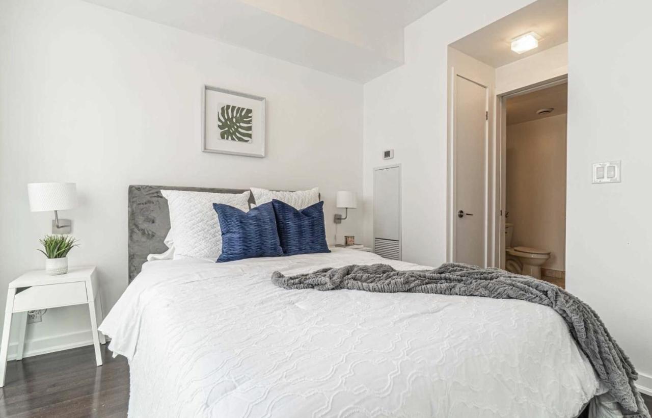 Central Condo In The Heart Of Toronto Exterior photo